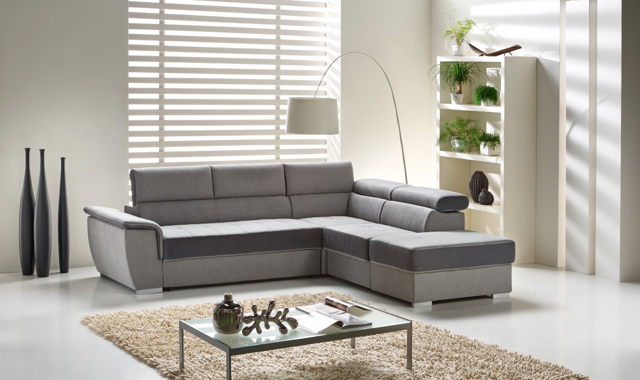 Divano angolare HELEN con letto estraibile, pouf contenitore e poggiatesta reclinabili, misura 278x234 cm