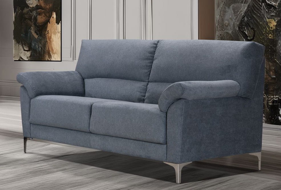 Divano Clio 3 posti, design moderno e confortevole, misure 195x90x95 cm.