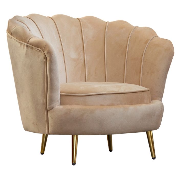 Poltroncina Venus Beige in velluto con gambe ottonate e schienale a conchiglia