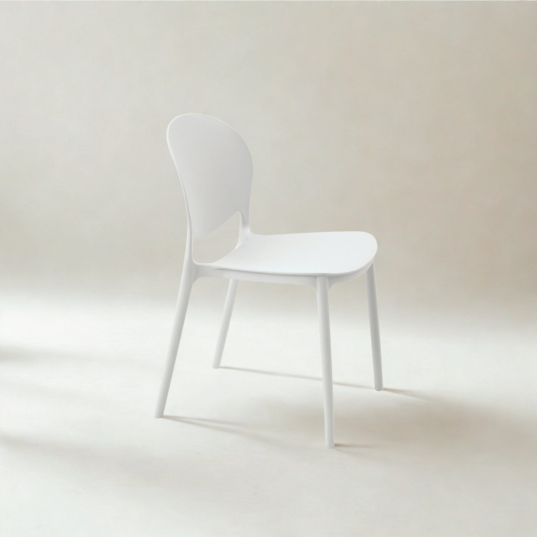 Sedia LUNA bianca in polipropilene impilabile