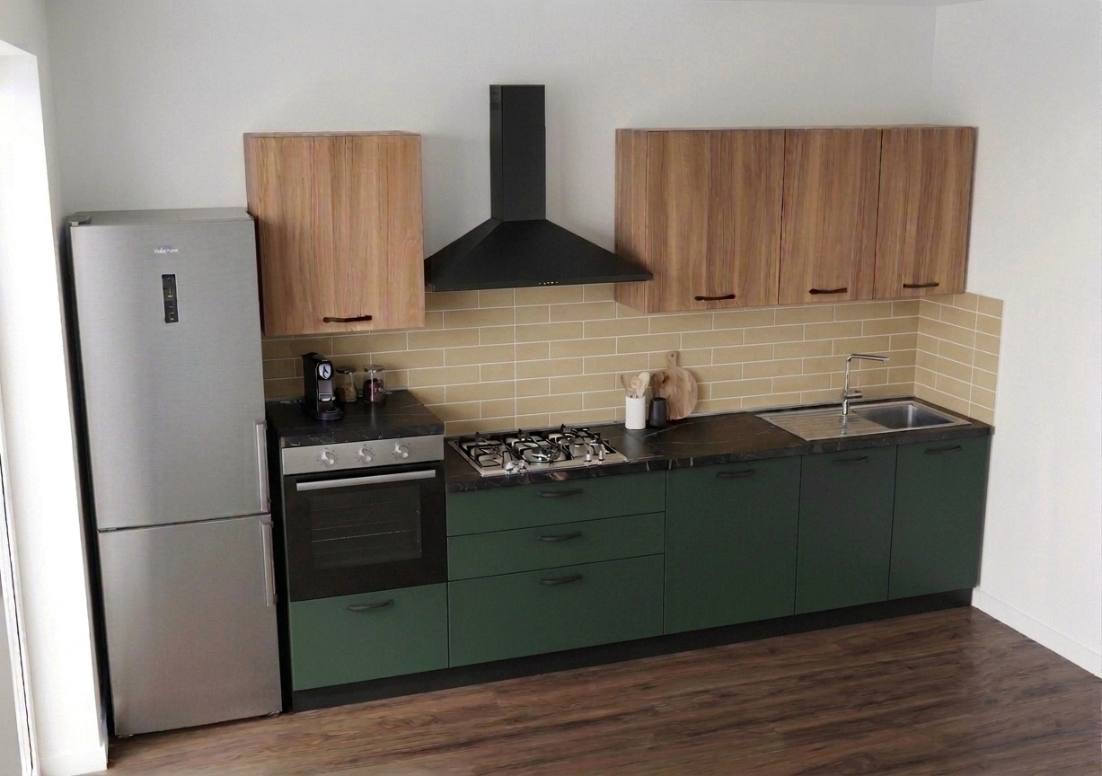 Cucina lineare da 360 cm con elettrodomestici Hotpoint in promozione da Asselle Mobili